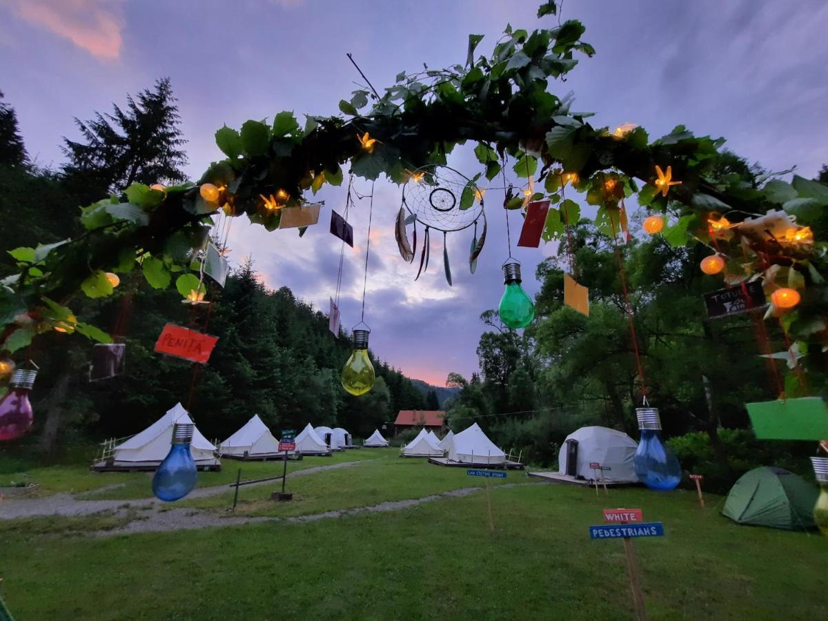Fain Villa Lunca Bradului Exteriör bild