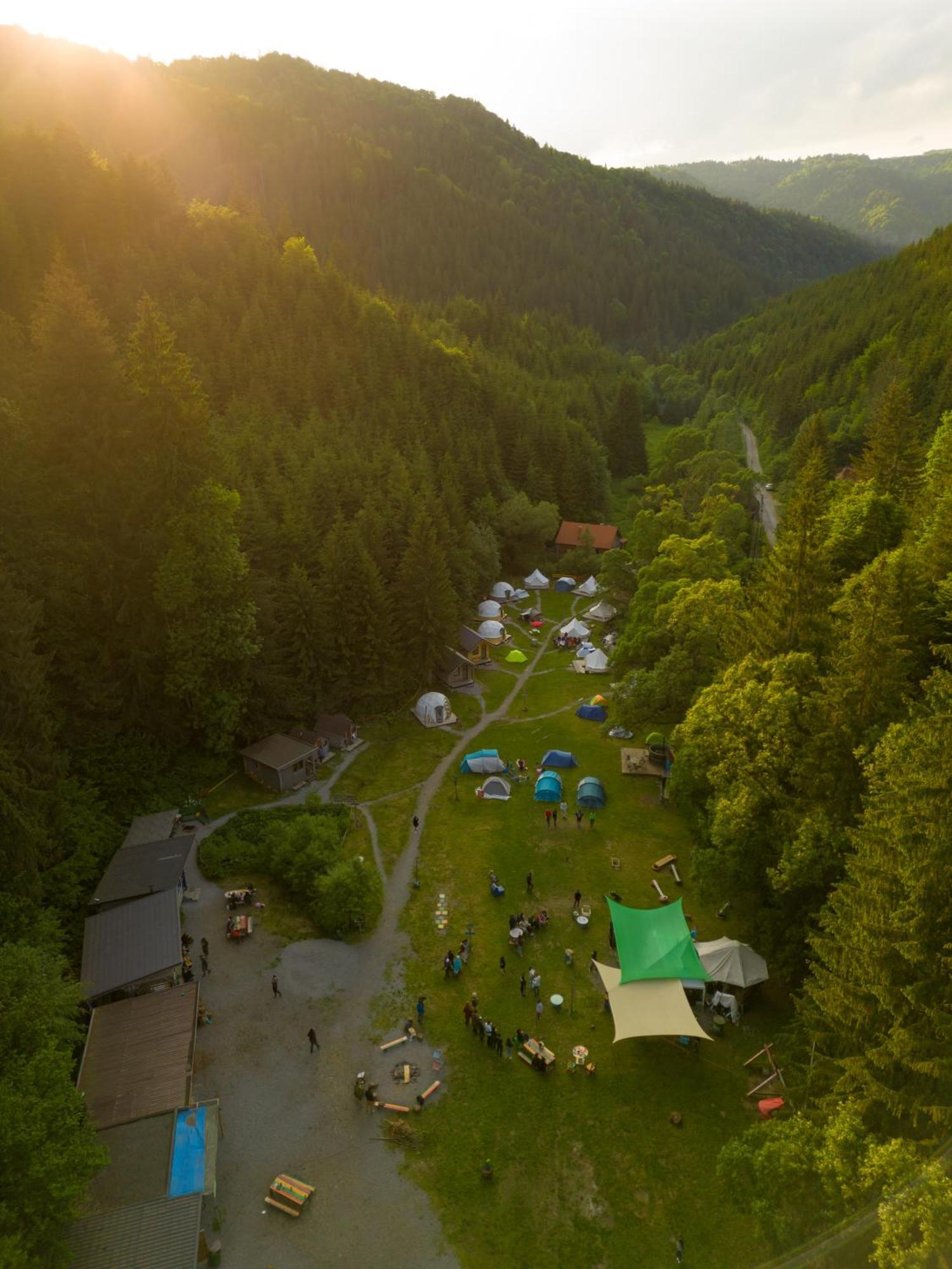 Fain Villa Lunca Bradului Exteriör bild